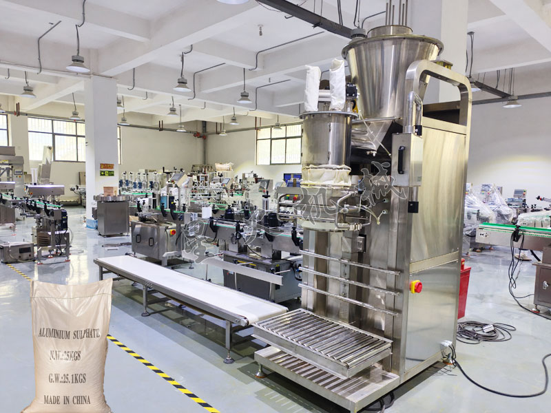 南京包裝機（jī）中的（de）大袋粉劑稱重包裝機在25kg麵粉包裝廠用途（tú）廣泛嗎？