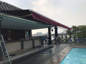 伸縮遮陽雨（yǔ）篷