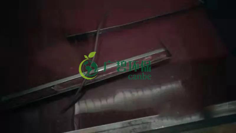 東莞龍背嶺驚現“紅水河”,一企業涉嫌(xián)偷排被立案調查(圖2) 東莞龍背(bèi)嶺驚現“紅水河”,一企業涉嫌偷排被立案調查(圖2)