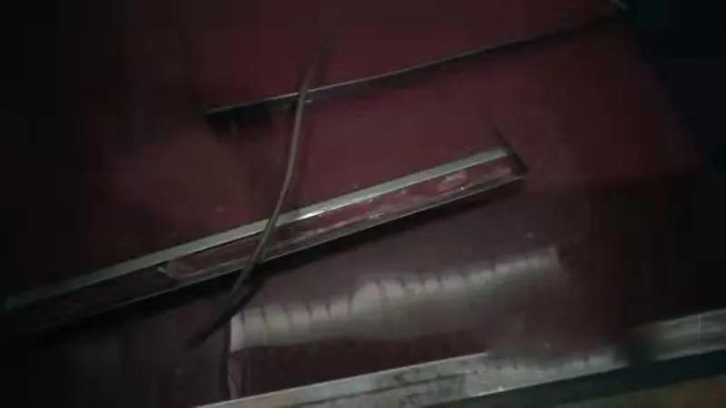 東莞龍背嶺驚現(xiàn)“紅(hóng)水河”,一企業涉嫌偷排被立(lì)案調(diào)查