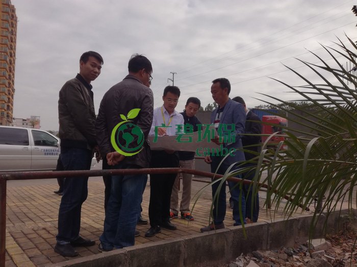 大(dà)良街道、順控環保水務等(děng)領導到金陡湧黑臭水體治理現場視察(chá)工(gōng)作(zuò)(圖2) 大良街道、順控環保水務等領導到(dào)金陡湧(yǒng)黑臭(chòu)水體治理現場視察工作(圖(tú)2)